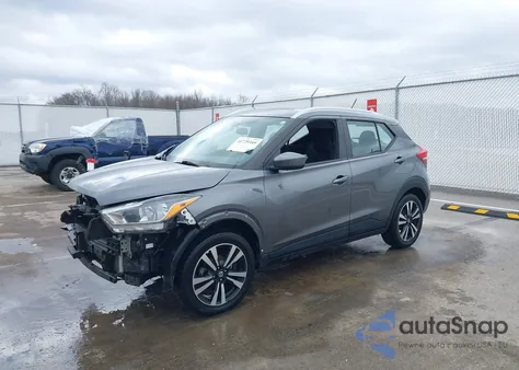 2020 Nissan Kicks Sv Xtronic Cvt z USA, uszkodzony, nr VIN 3N1CP5CV2LL517341